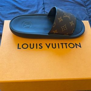 Louis Vuitton sunbath flat mule